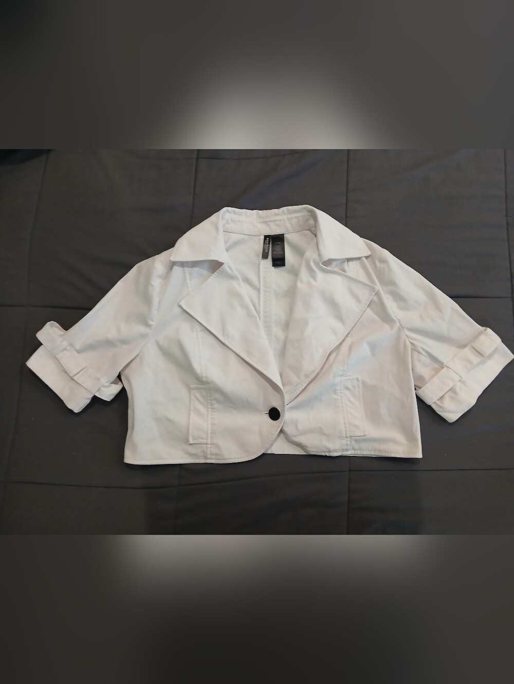 Vintage BISOU BISOU White Cropped Blazer. Womens Size X LARGE.